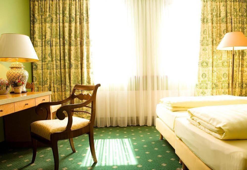 Admiral Hotel